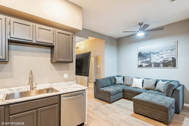 Photo - 2446 W Taylor St Unit 1