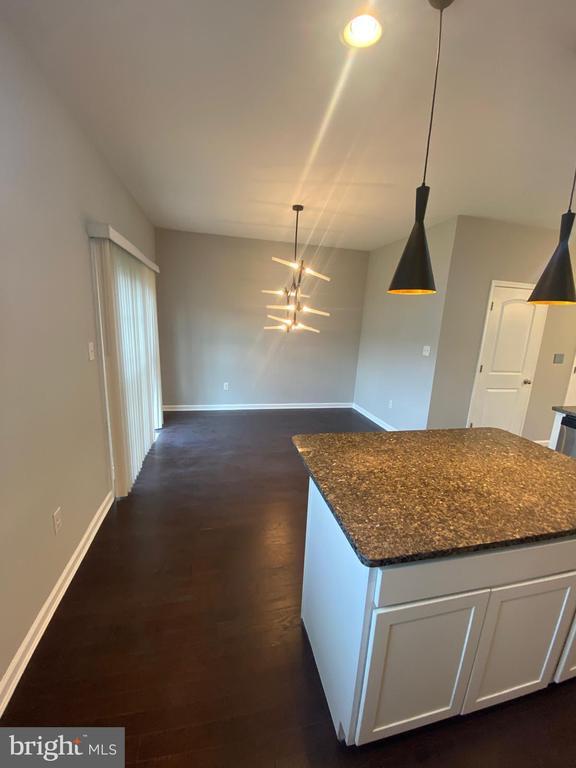 Photo - 640 Jacobsen Cir