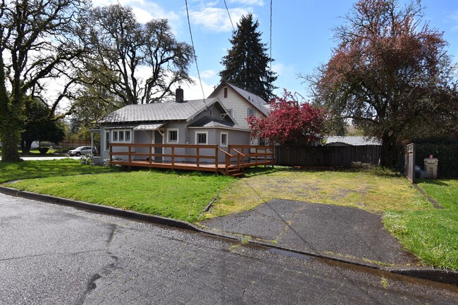 Photo - Cozy 2-Bedroom Home Near West Albany High School!