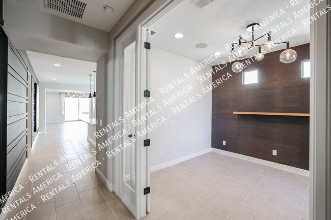 Photo - 8817 W Luke Ave