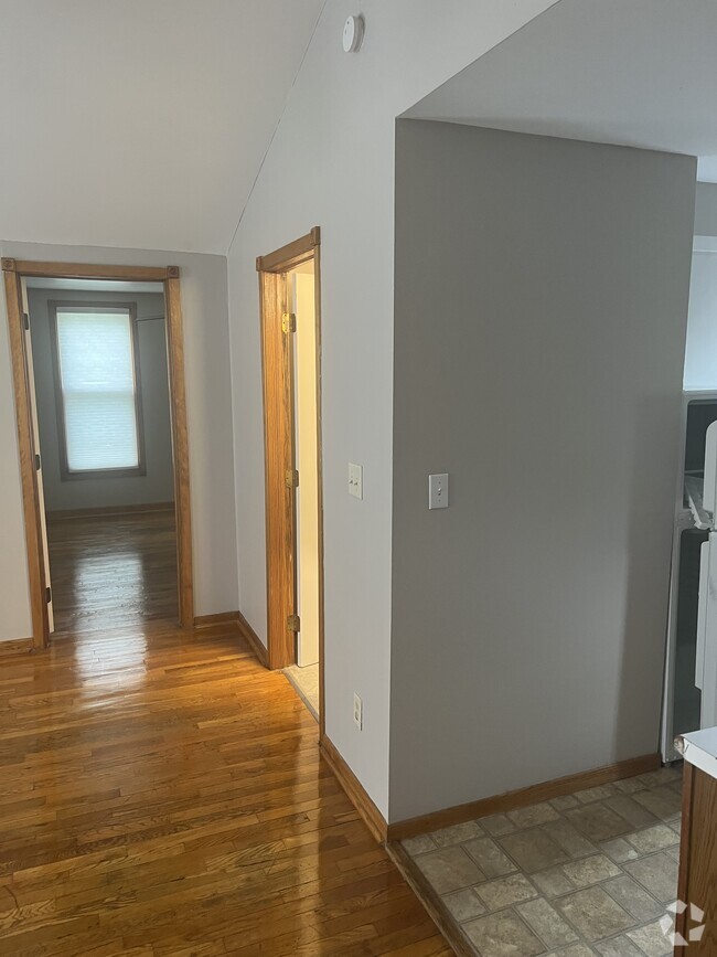 Building Photo - 1215 23rd St Unit 1215 23RD apt #3