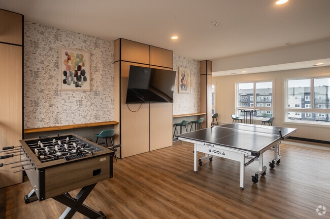 Social Lounge - Henday Suites