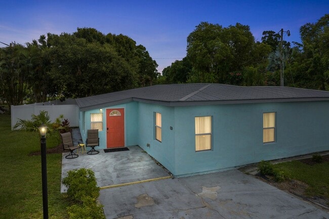 Building Photo - 1310 4th Ct Rental