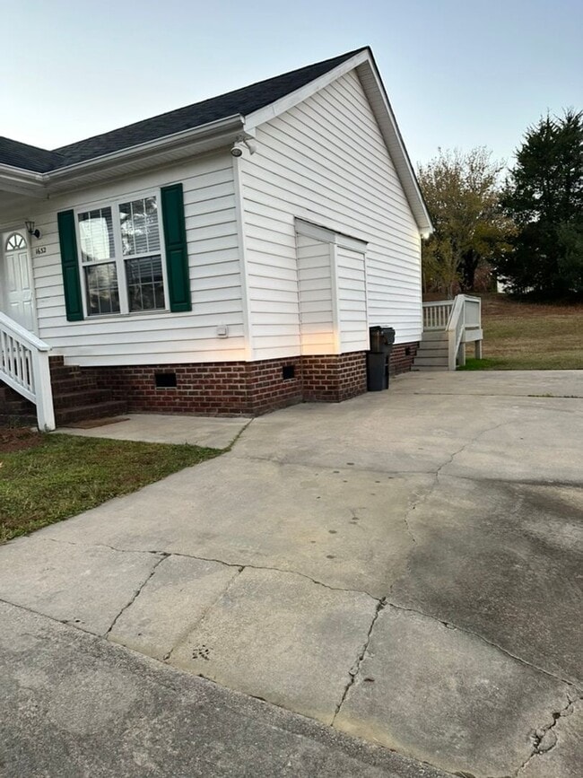 Photo - Graham Ave Duplex Unit 1632 Graham