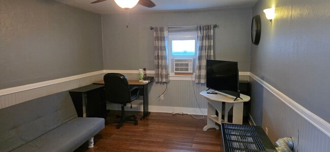 Photo - 2514 Van Lennen Ave Unidad C