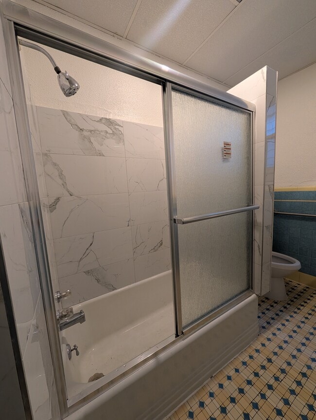 Photo - 411 W Diamond Ave Unit 1F