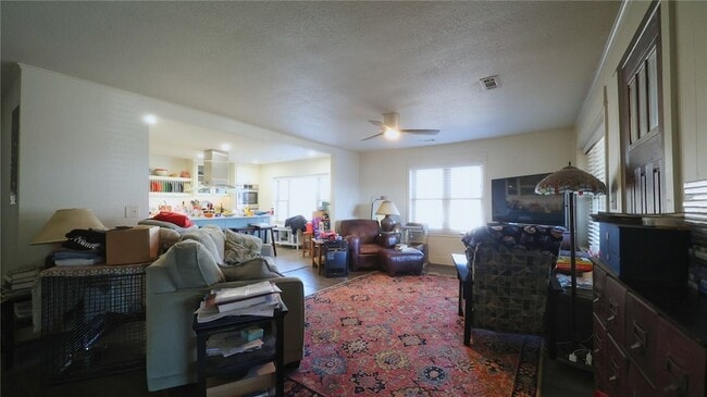 Photo - 2108 W Stone St