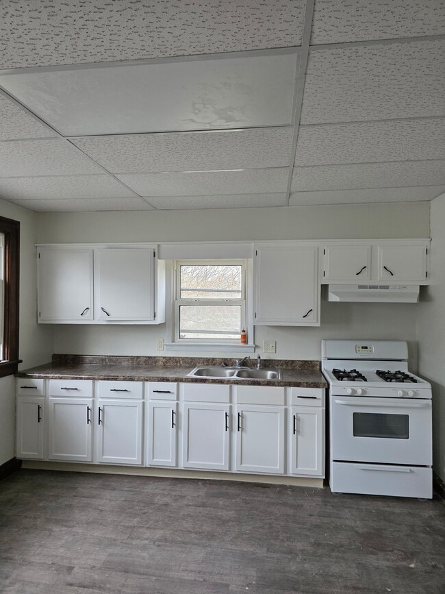 Photo - 1156 E Losey St