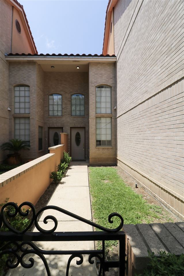 Photo - 7521 Country Club Dr Unidad 405