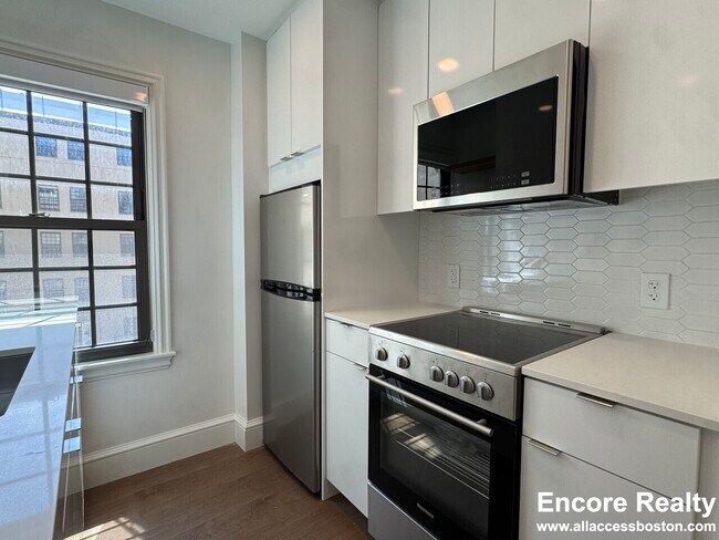 Building Photo - 1200 Massachusetts Ave Unit 312