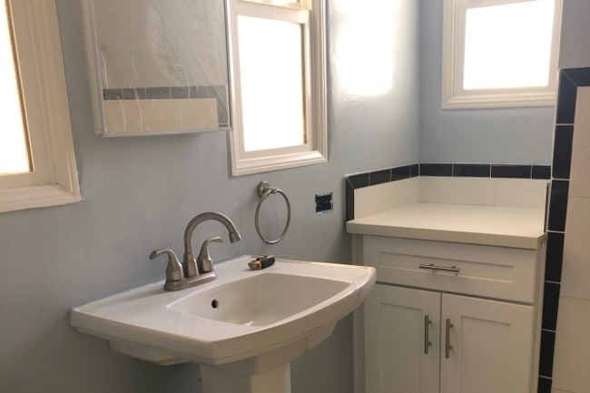 Photo - 4235 Degnan Blvd Unidad Degnan