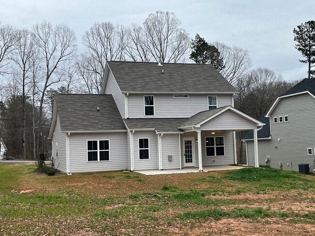 Photo - Breathtaking 4 Bedroom, 2 1/2 Bathroom House in Winston Salem, NC!