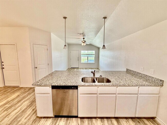 Photo - 209 Dolphin Dr Unit B