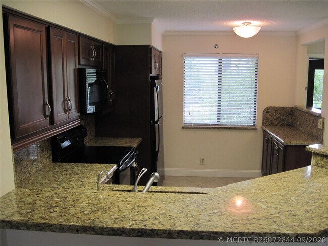 Photo - 2232 N Cypress Bend Dr Unit 307