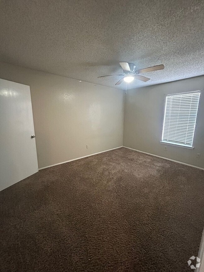 Building Photo - Casa Blanca Unit 102 Rental