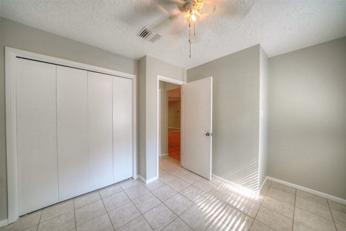 Photo - 25 Shady Oak Ln