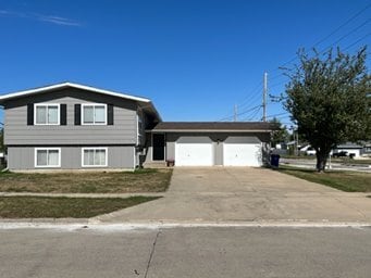 Building Photo - 4-6 27th Ave SW