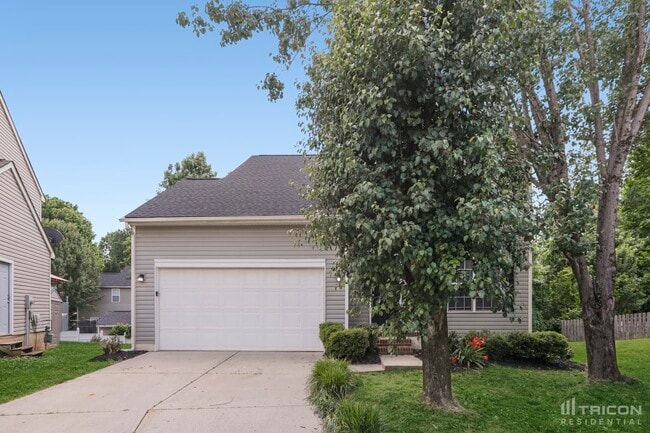 Photo - 6303 Pensfold Dr House