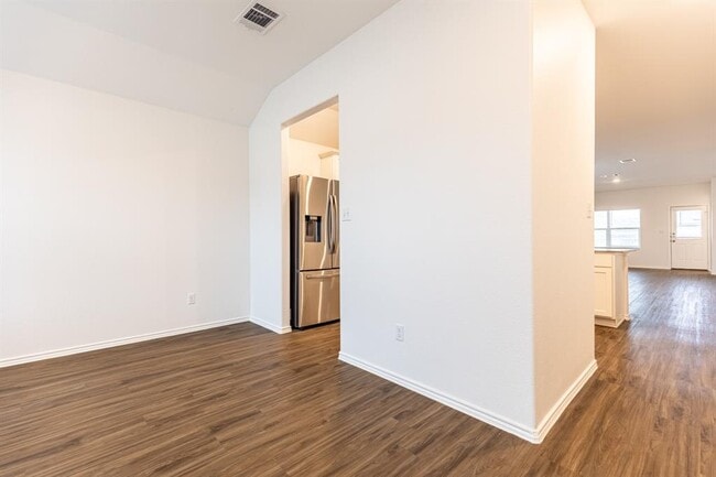 Photo - 175 Silver Springs Bend