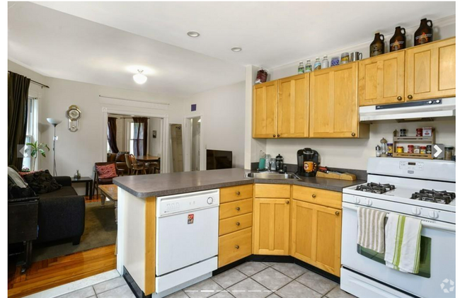 Building Photo - 12 Cutter Ave Unit T Rental