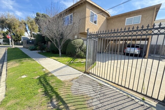 10910 Regent St Unidad B