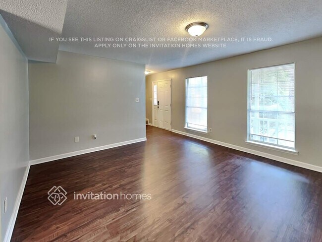 Photo - 7025 Markway Dr