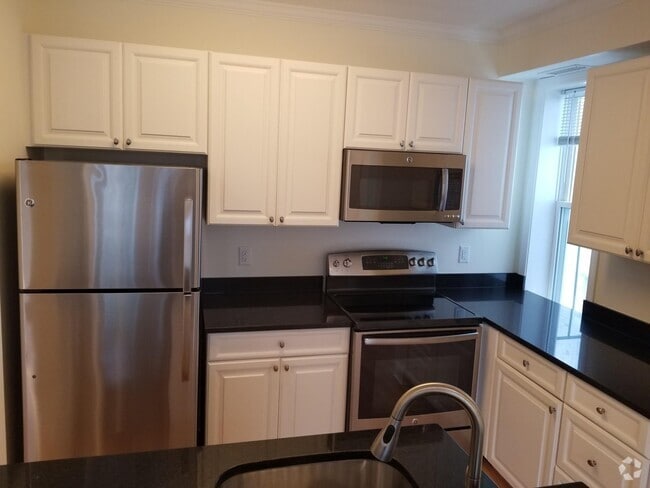 Building Photo - 7 Chauncy St Unit 1-4 Rental
