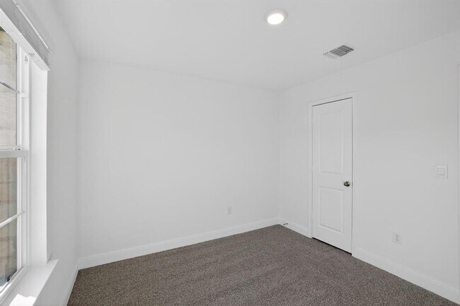 Photo - 289 Rivers Edge Dr