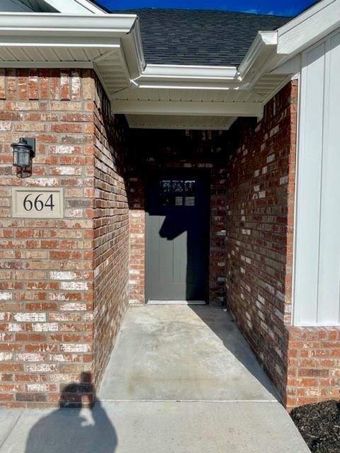 Photo - 664 Woodland St