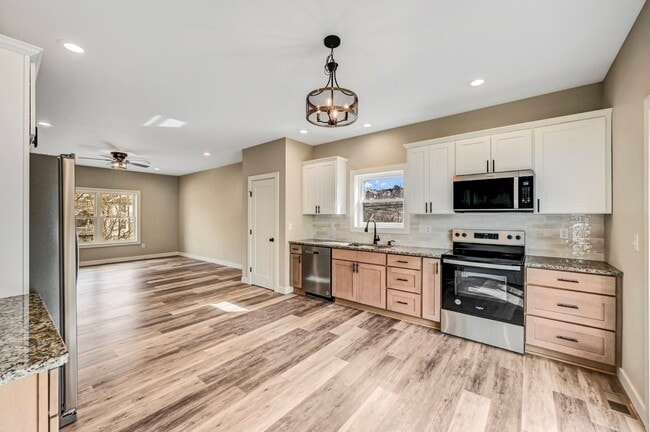 Photo - 702 E Elm St