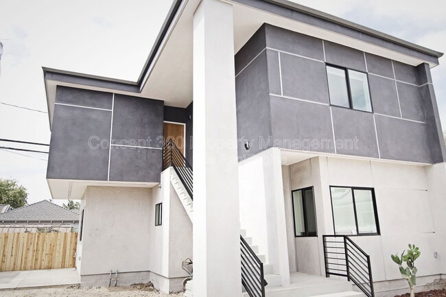 Building Photo - 2293 Termino Ave Unit A