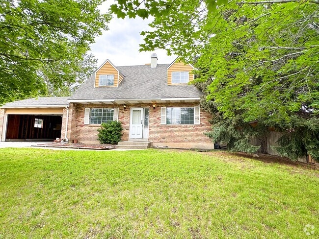 Building Photo - 1038 Cedar Ridge Rd Rental