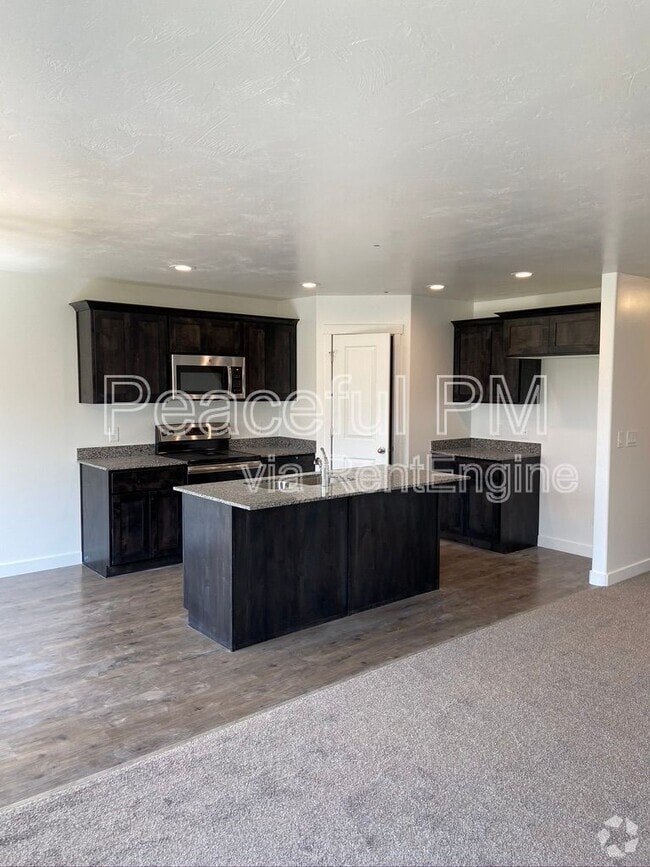 Building Photo - 1731 W 1210 S St Rental