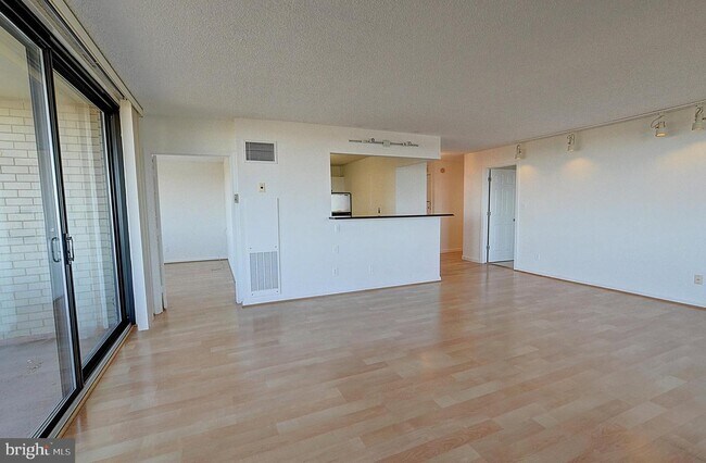 Photo - 5225 Pooks Hill Rd Unidad 1128N