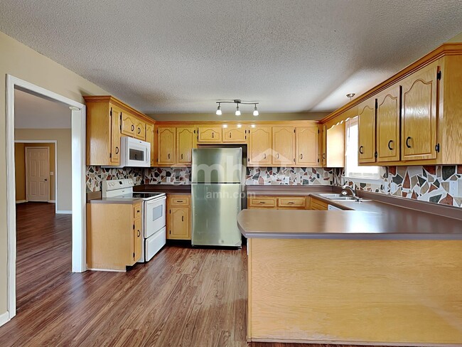 Photo - 3498 Torrington Ln