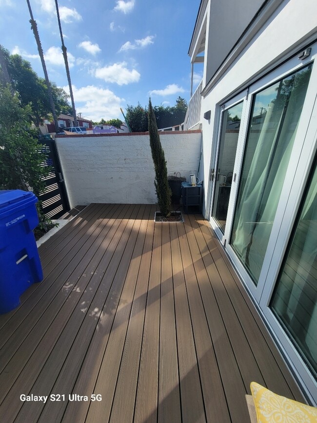 Terraza y salón privados - 4529 Valencia Dr