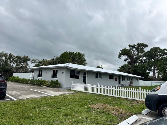 Building Photo - 2785 Reo Ln Unit 1