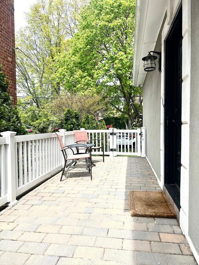 Photo - 215-20 43rd Ave