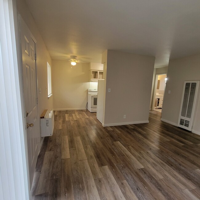 1321 E San Bruno Ave Unit C