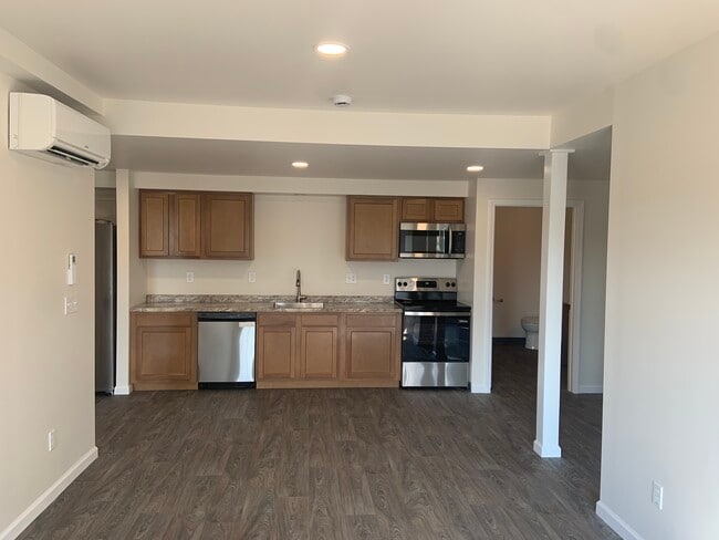 Building Photo - 5825 Baer Rd Unit 2 Rental