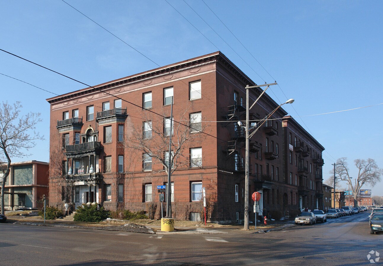 The New Waldorf - The New Waldorf Apartments
