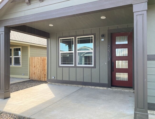 Photo - 3 Bed, 3 Bath Beautiful Home!