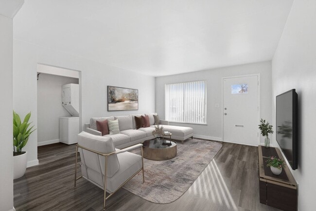 Building Photo - The Estates At Fernview