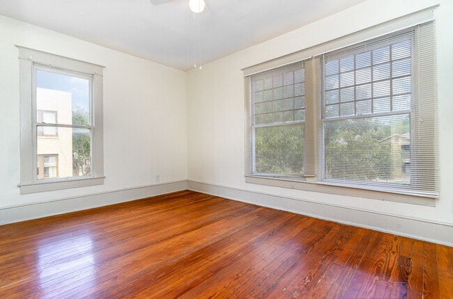 Photo - 1230 Kings Hwy Unit 4