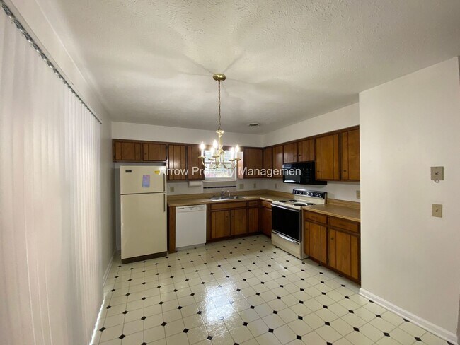 Photo - 2 Bedroom / 2.5 Bathroom / Amenities Include Pool & Tennis Courts / Assigned Parking / Minutes to...