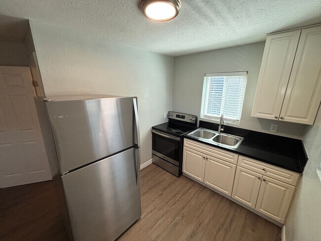 Photo - 1101 Stewart Ave Unit 102