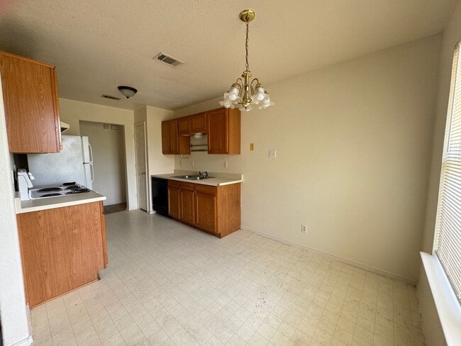 Photo - 3411 Warfield Dr