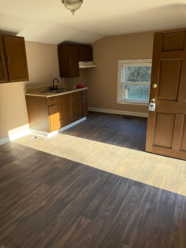 Photo - 522 James St