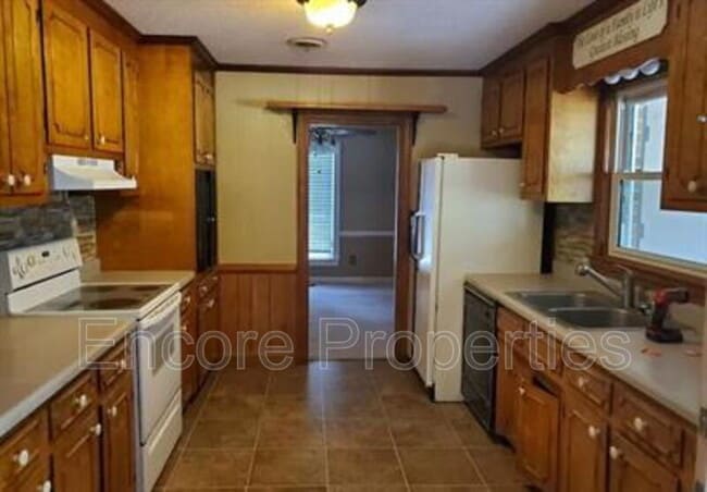 Photo - 1916 S Main St