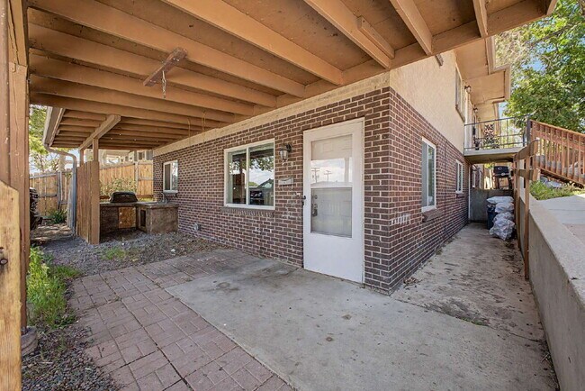 Photo - Garden Level 2 bedroom/1 bath for rent in Denver